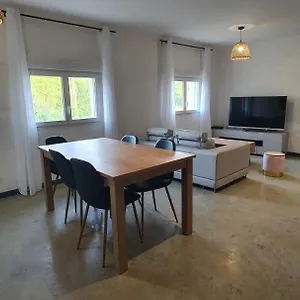 Appartement 2, Le Born